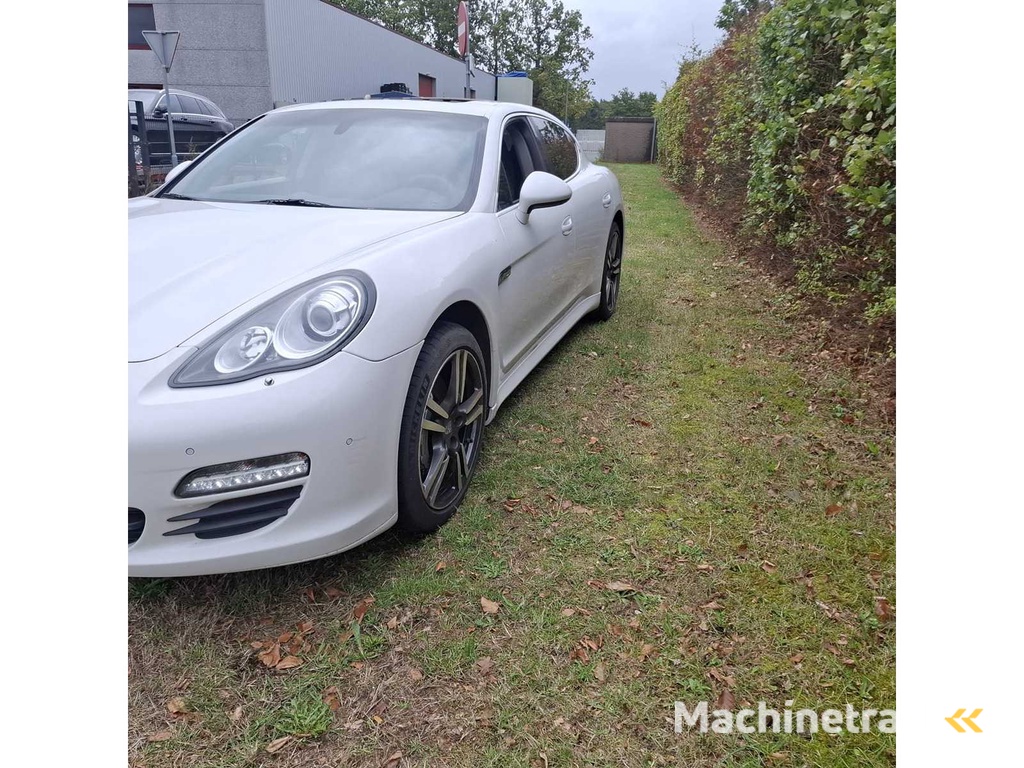 Porsche - 2010 - Panamera - 4.8 4S - 76-SXP-1