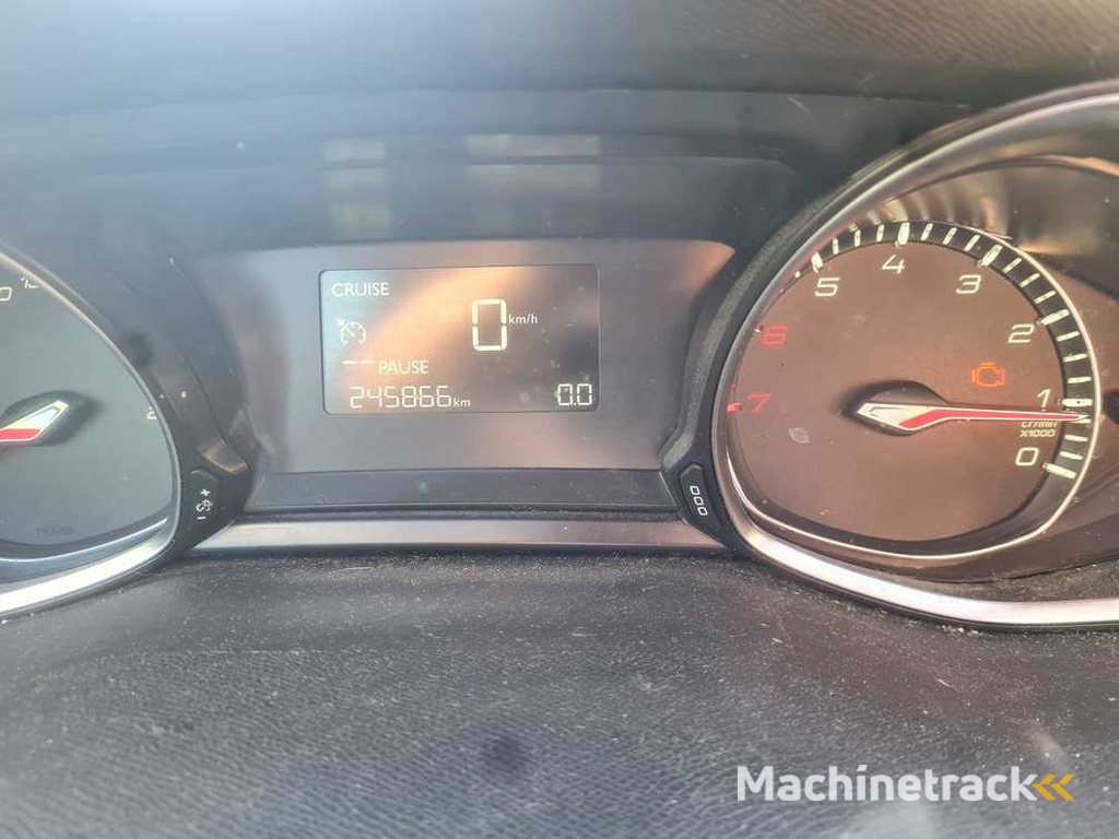 Peugeot - 2016 - 308 SW - 1.2 PureT.Blue L. Pr - KX-931-V