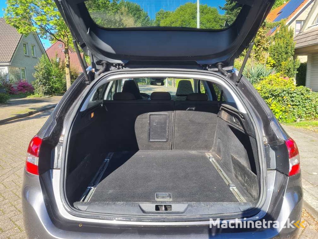 Peugeot - 2016 - 308 SW - 1.2 PureT.Blue L. Pr - KX-931-V