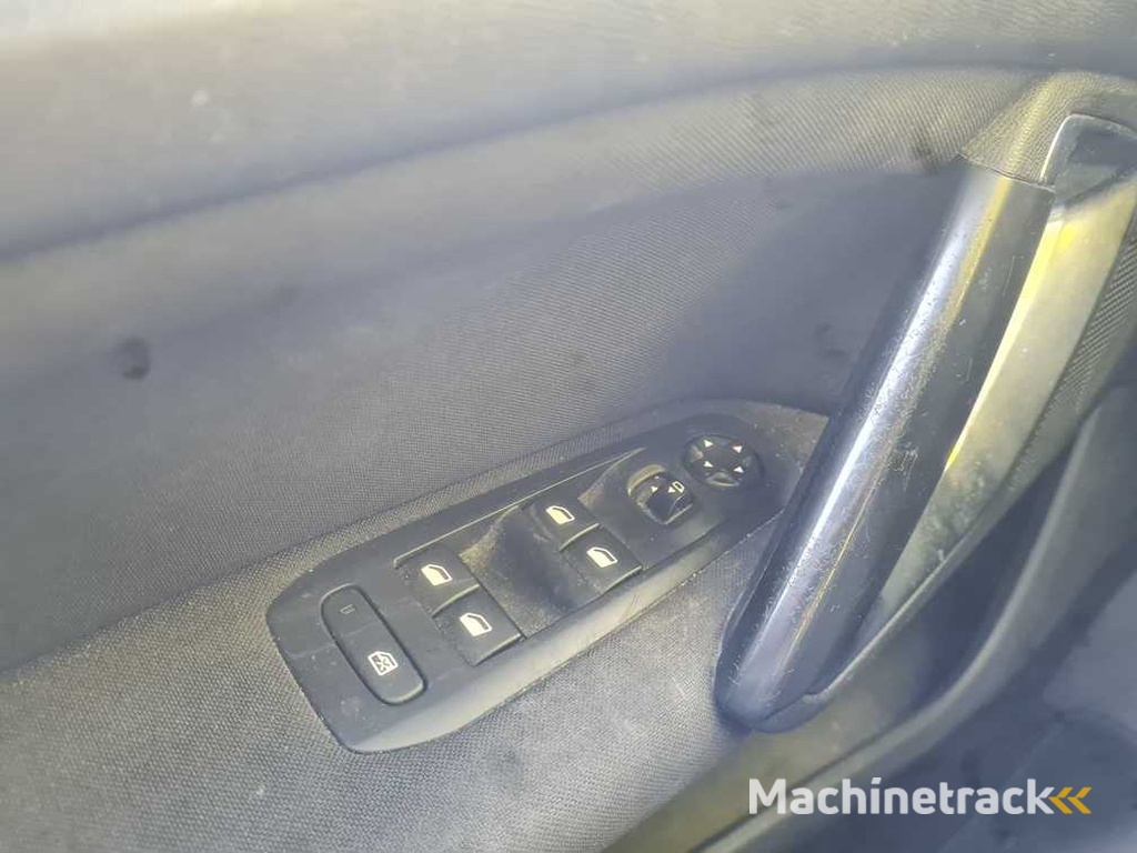 Peugeot - 2016 - 308 SW - 1.2 PureT.Blue L. Pr - KX-931-V