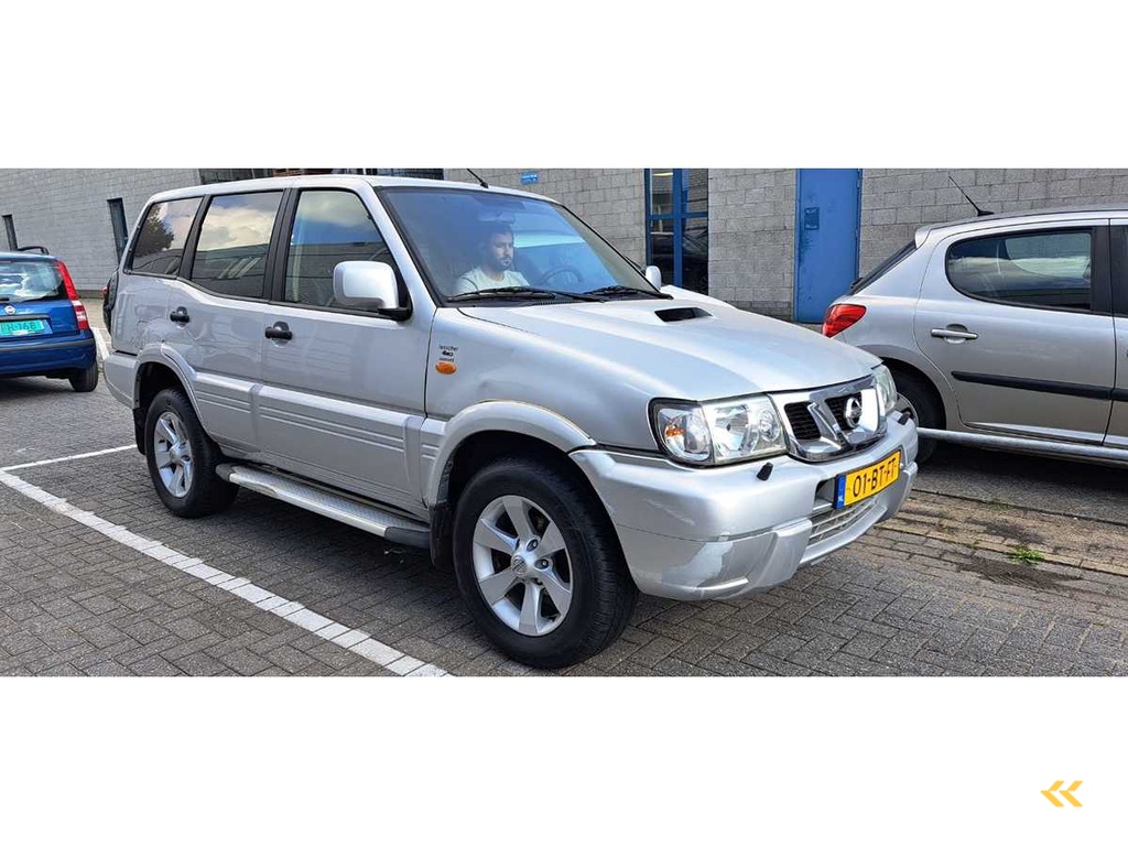 Nissan - Terrano ll - 3.0 Di Luxury SR-B - 01-BT-FT - Bedrijfswagen