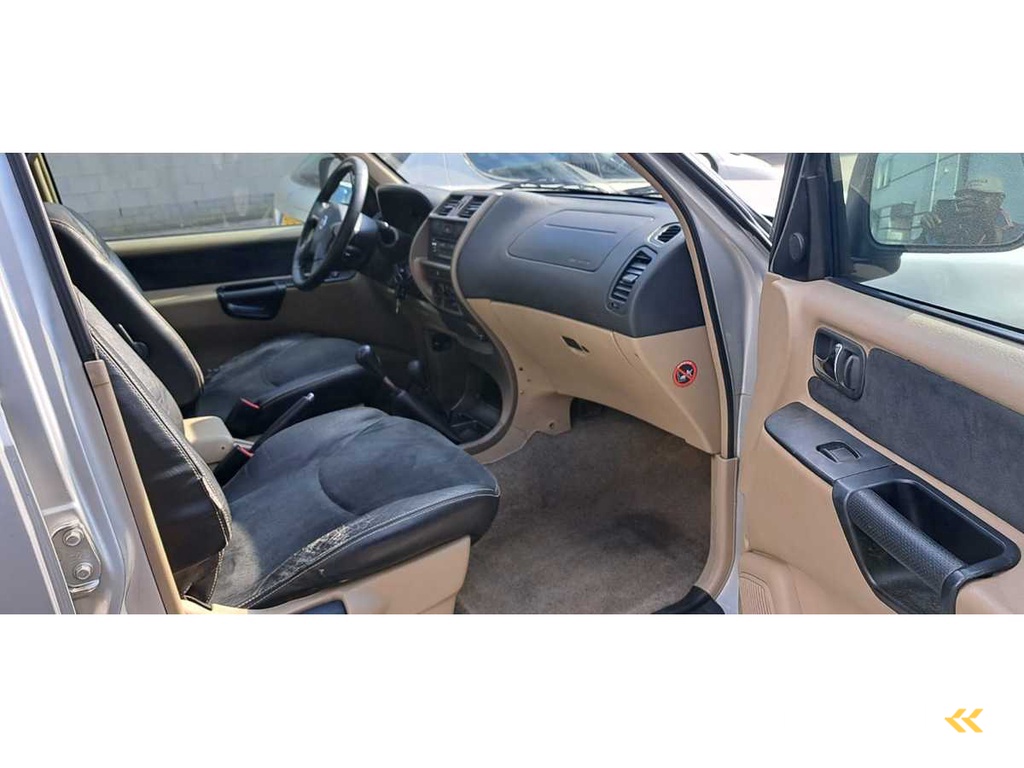 Nissan - Terrano ll - 3.0 Di Luxury SR-B - 01-BT-FT - Bedrijfswagen