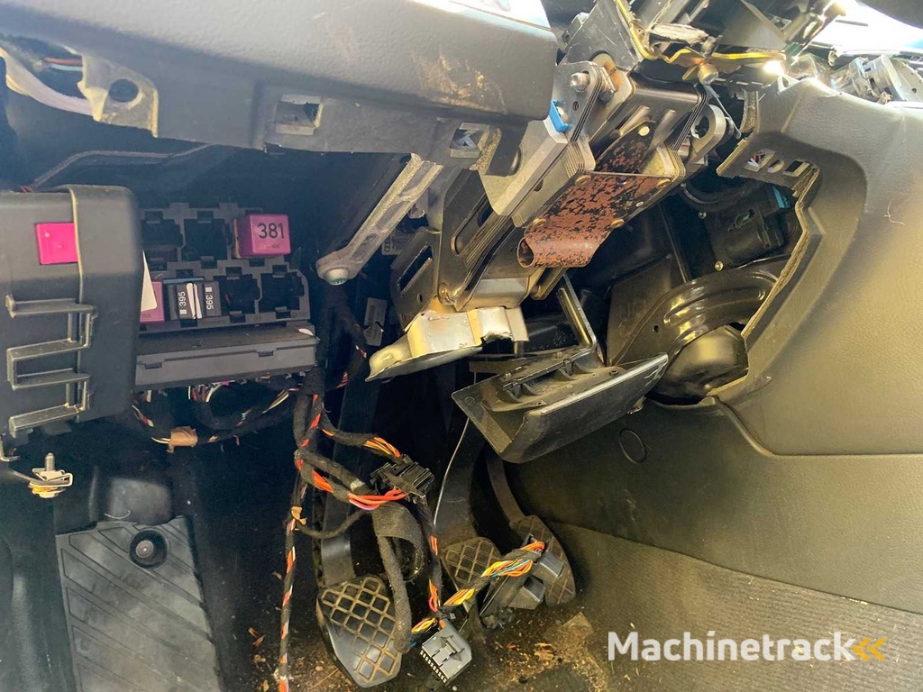 Audi - 2005 - A6 Limousine - 2.4 Pro Line - 09-RX-NZ