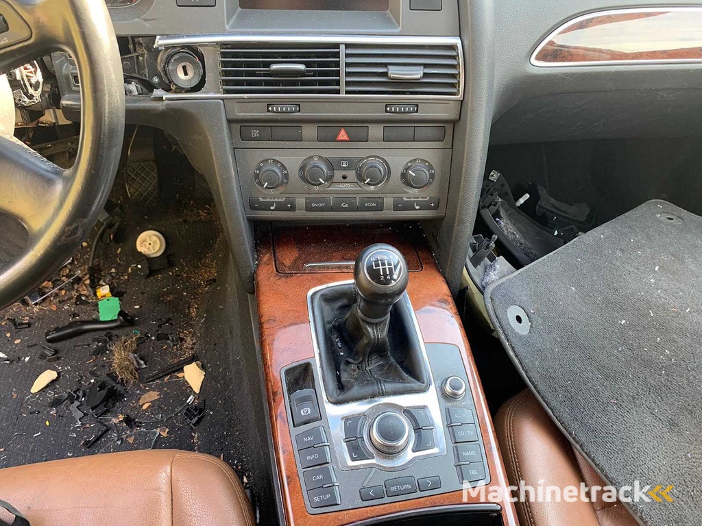 Audi - 2005 - A6 Limousine - 2.4 Pro Line - 09-RX-NZ