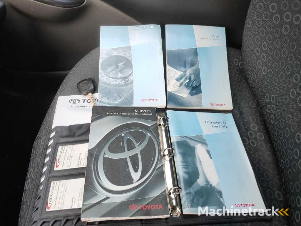 Toyota - 2003 - Yaris - 1.0 VVT-i - 8-ZKX-02