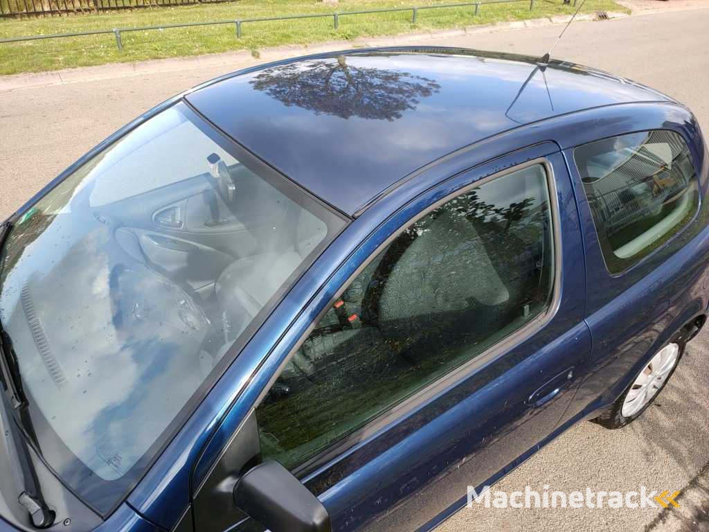 Toyota - 2003 - Yaris - 1.0 VVT-i - 8-ZKX-02