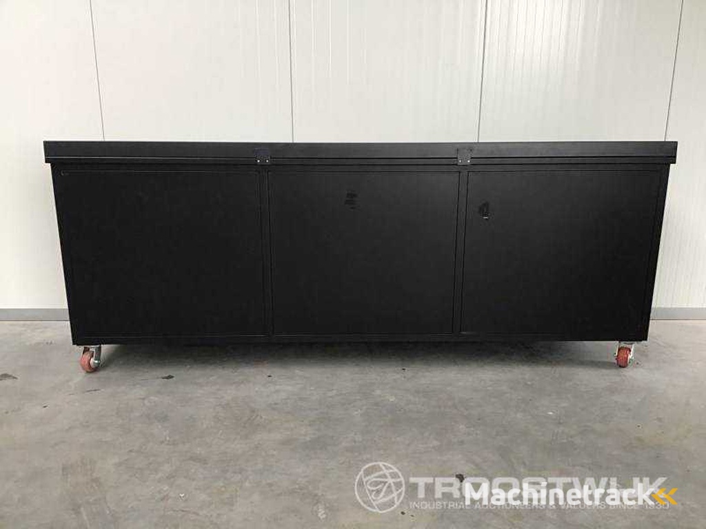 2025 -Easy-Going -10FT-12D-2- 01C - Werkbank