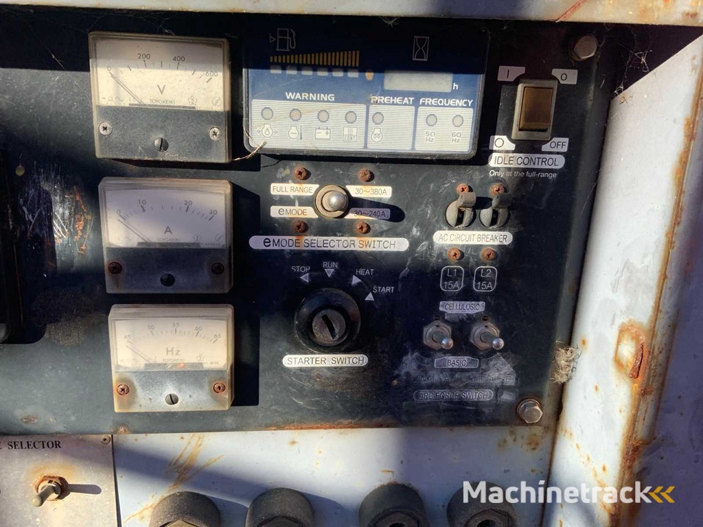 Denyo DLW 400ESEW Gleichstrom-Schweißgenerator / AC-Stromerzeuger Anhänger