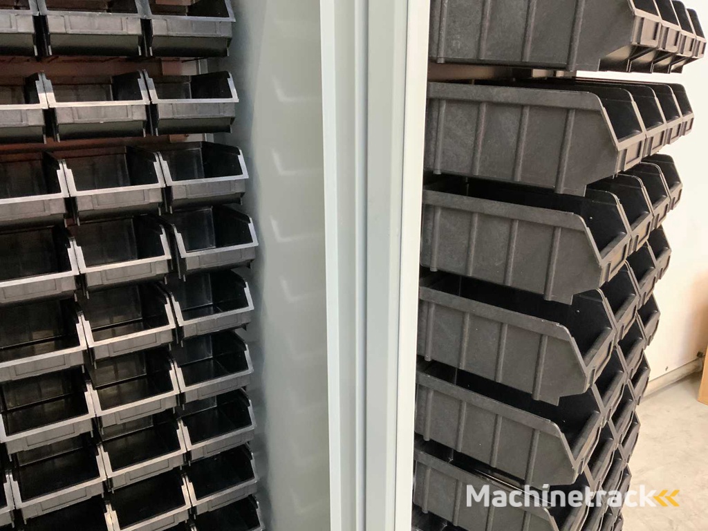 Povag - Behälterstreifenschrank gefüllt mit 340 Vorratsbehältern