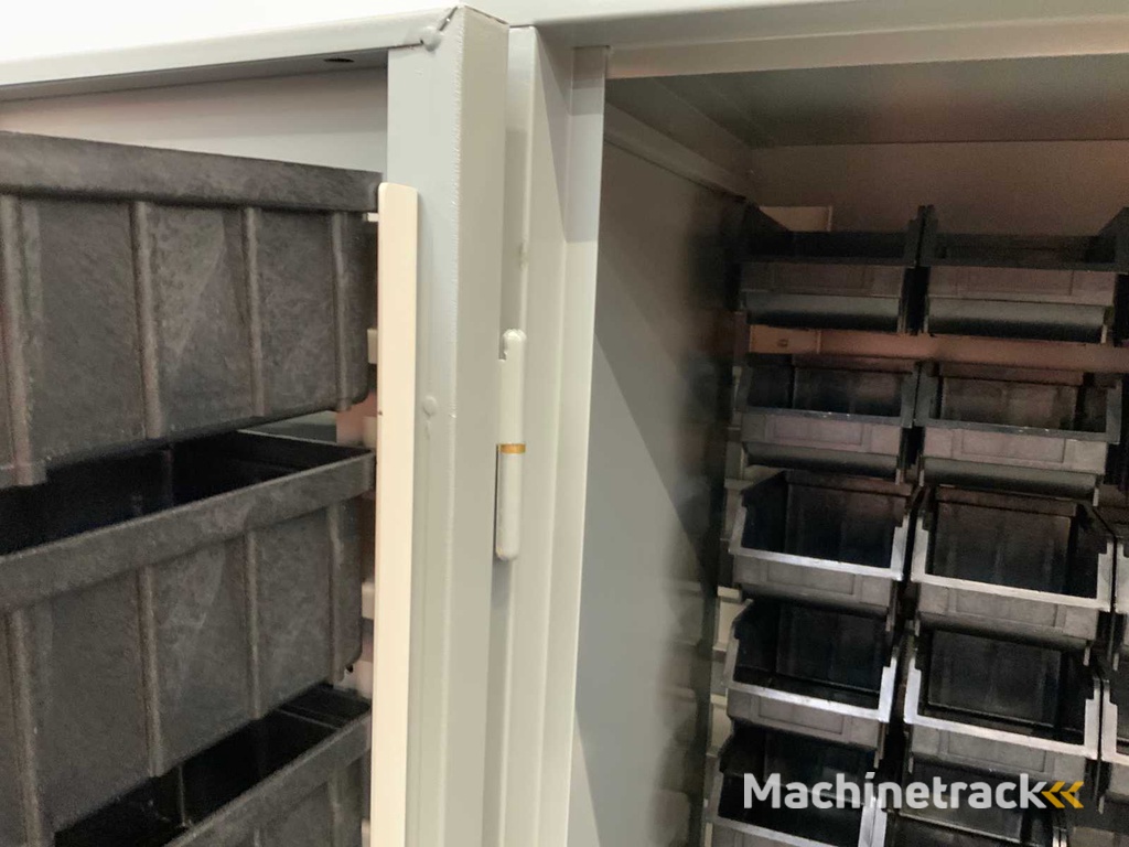 Povag - Behälterstreifenschrank gefüllt mit 340 Vorratsbehältern