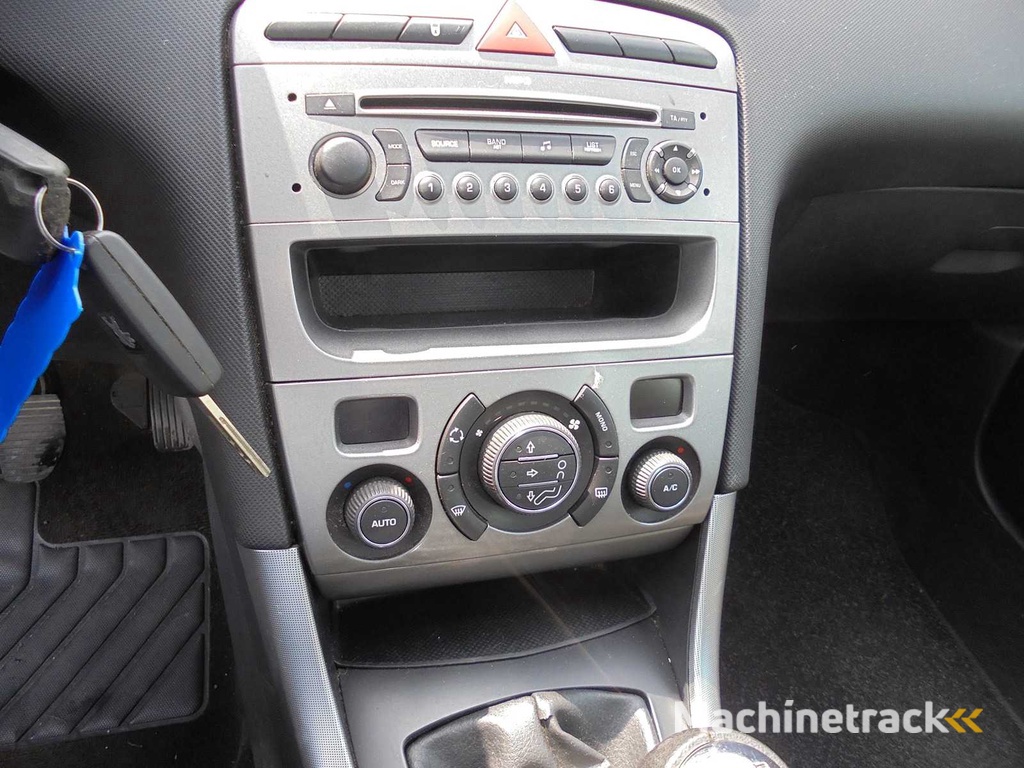 Peugeot - 2008 - 308 - 1.6 VTi XT - 22-GRN-5