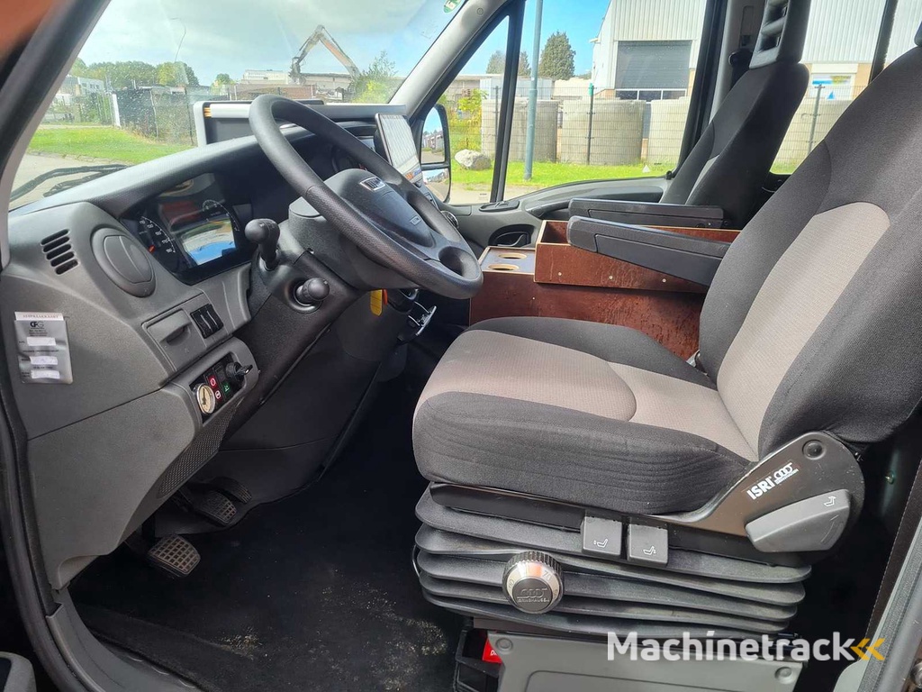 Iveco be combi - Sattelzugmaschine - IS52CI2BA 40C17 - VF-147-B