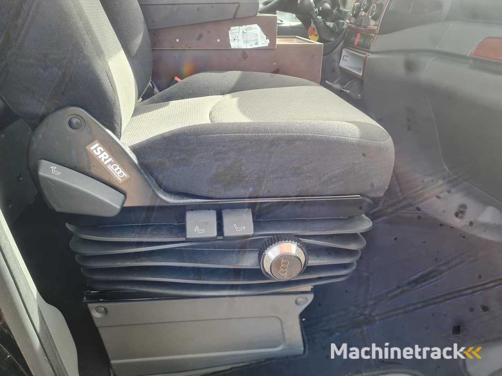 Iveco be combi - Sattelzugmaschine - IS52CI2BA 40C17 - VF-147-B