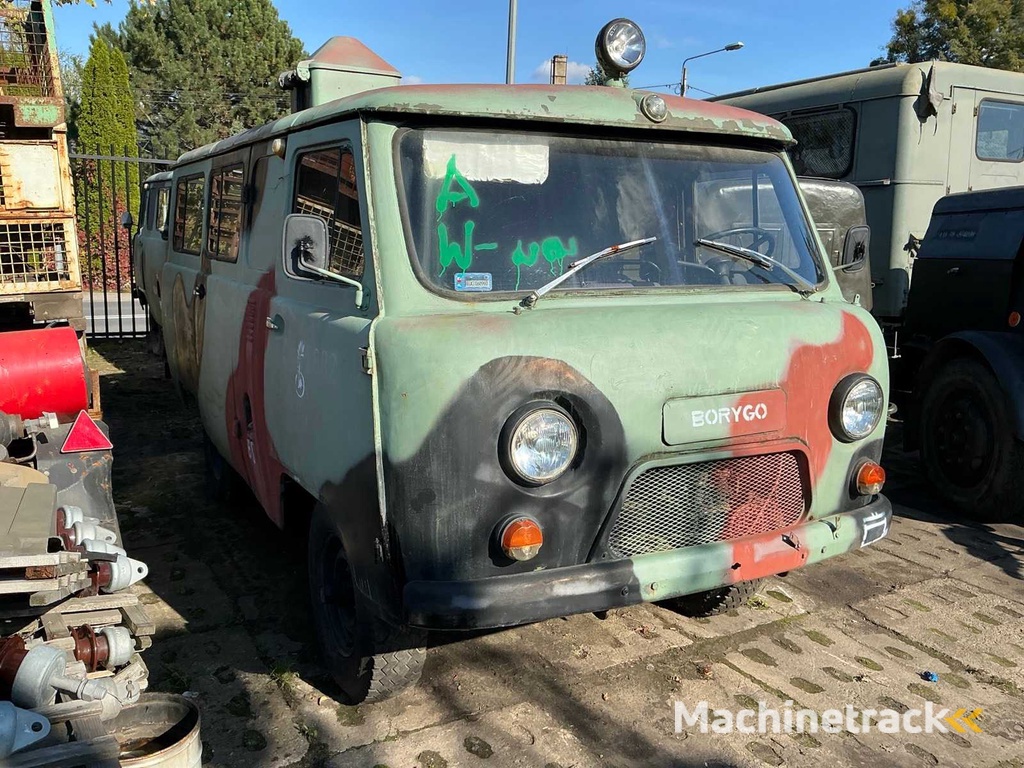UAZ 452T-2 Geländewagen