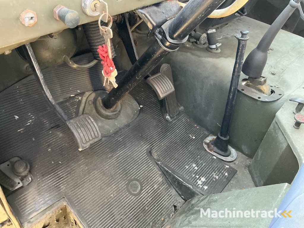 UAZ 452T-2 Geländewagen