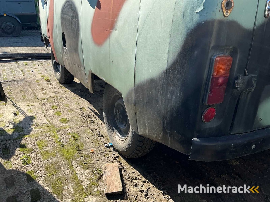 UAZ 452T-2 Geländewagen