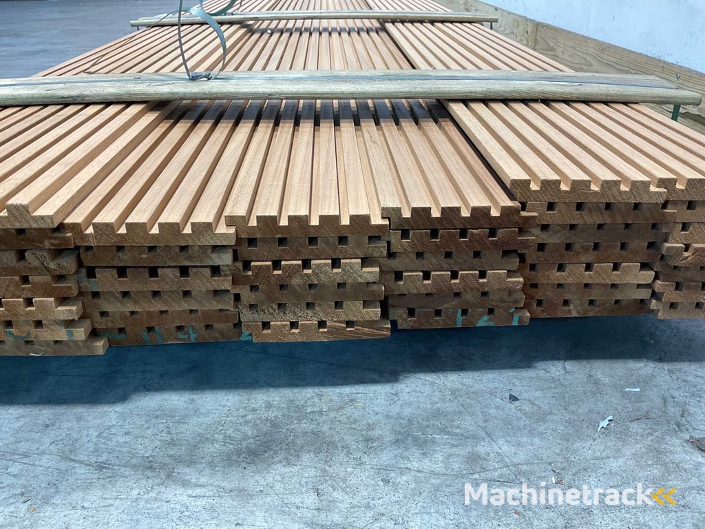 Raute Profilbrett rib5 Ayous Thermoholz 420x13,8x2,1 cm (30x)
