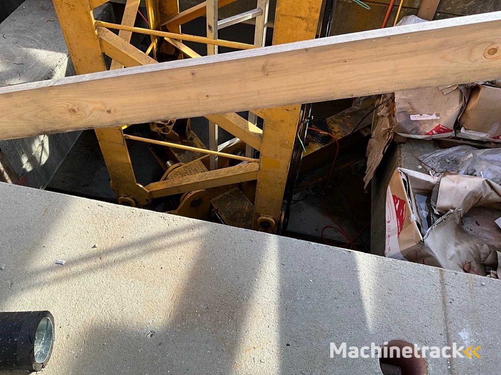 2011 Potain MDT 98 Bovenste zwenkkraan