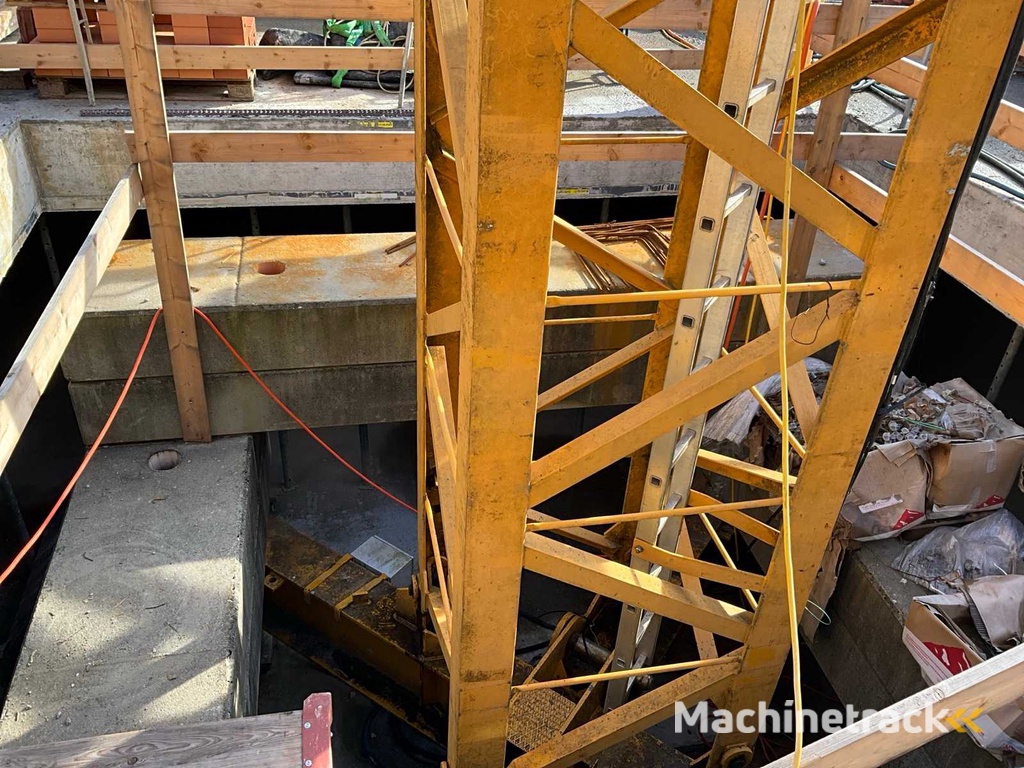 2011 Potain MDT 98 Bovenste zwenkkraan