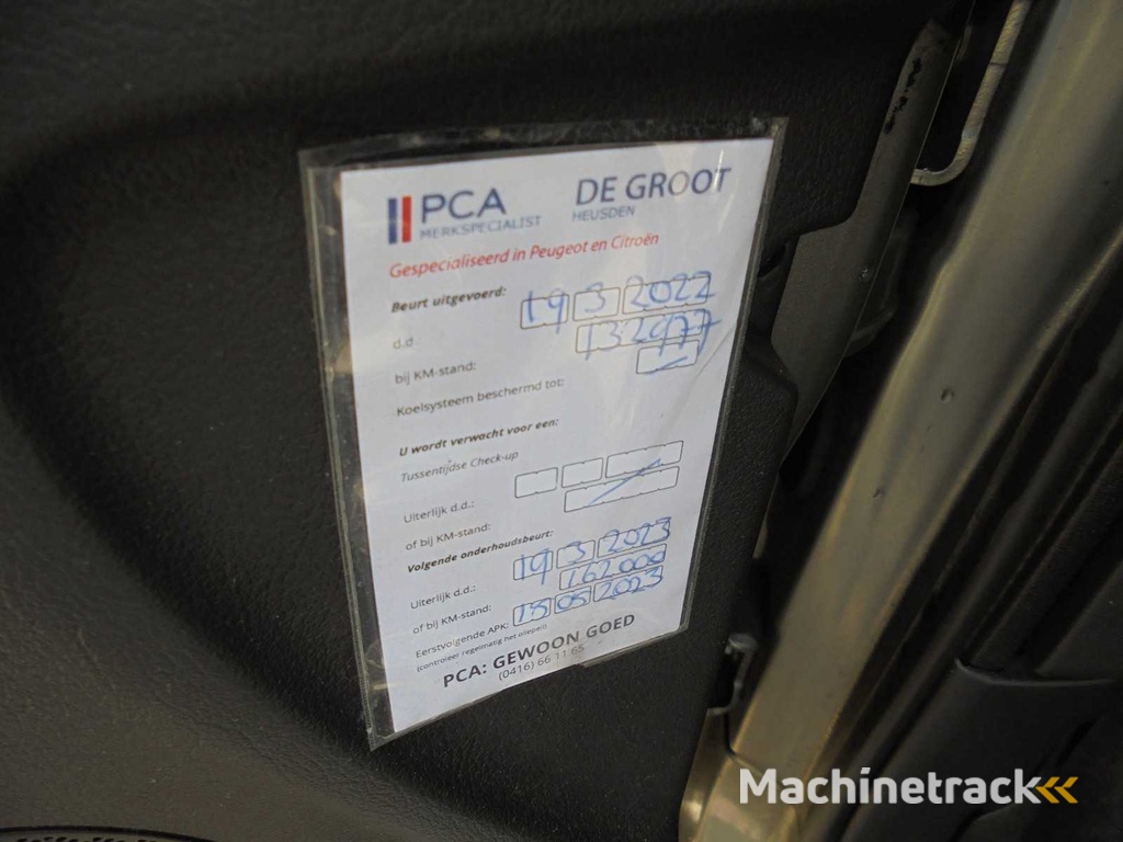 Peugeot - 2008 - 207 CC - 1.6 VTi - NX-528-R