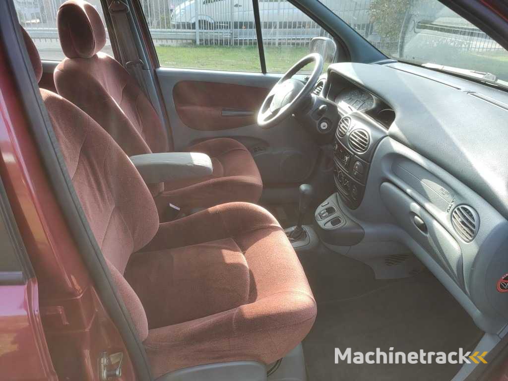 Renault - 1999 - Mégane Scénic - 2.0 RT Automatik - ZN-LB-36