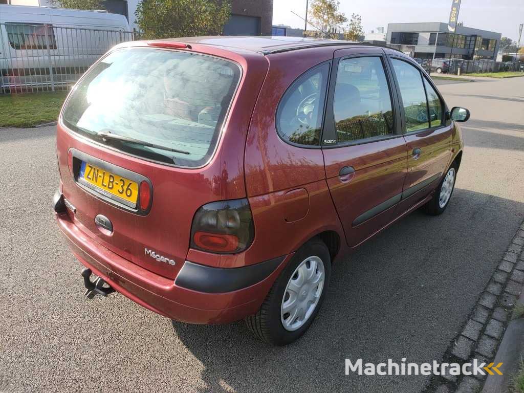 Renault - 1999 - Mégane Scénic - 2.0 RT Automatik - ZN-LB-36