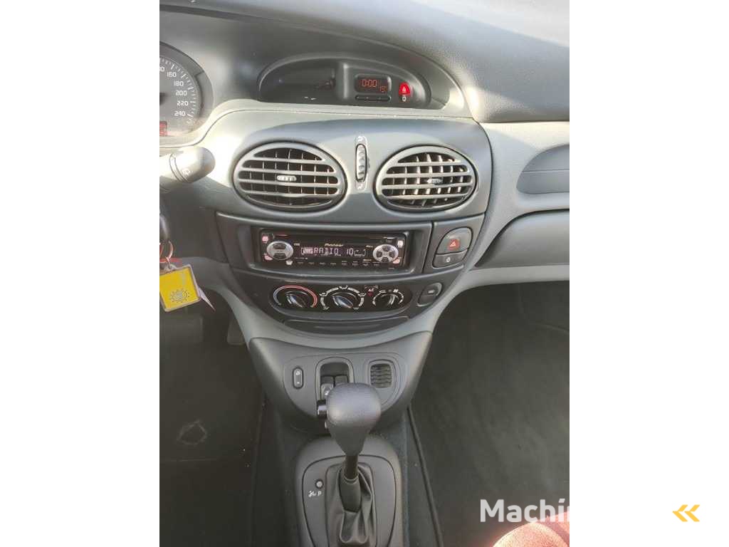 Renault - 1999 - Mégane Scénic - 2.0 RT Automatik - ZN-LB-36