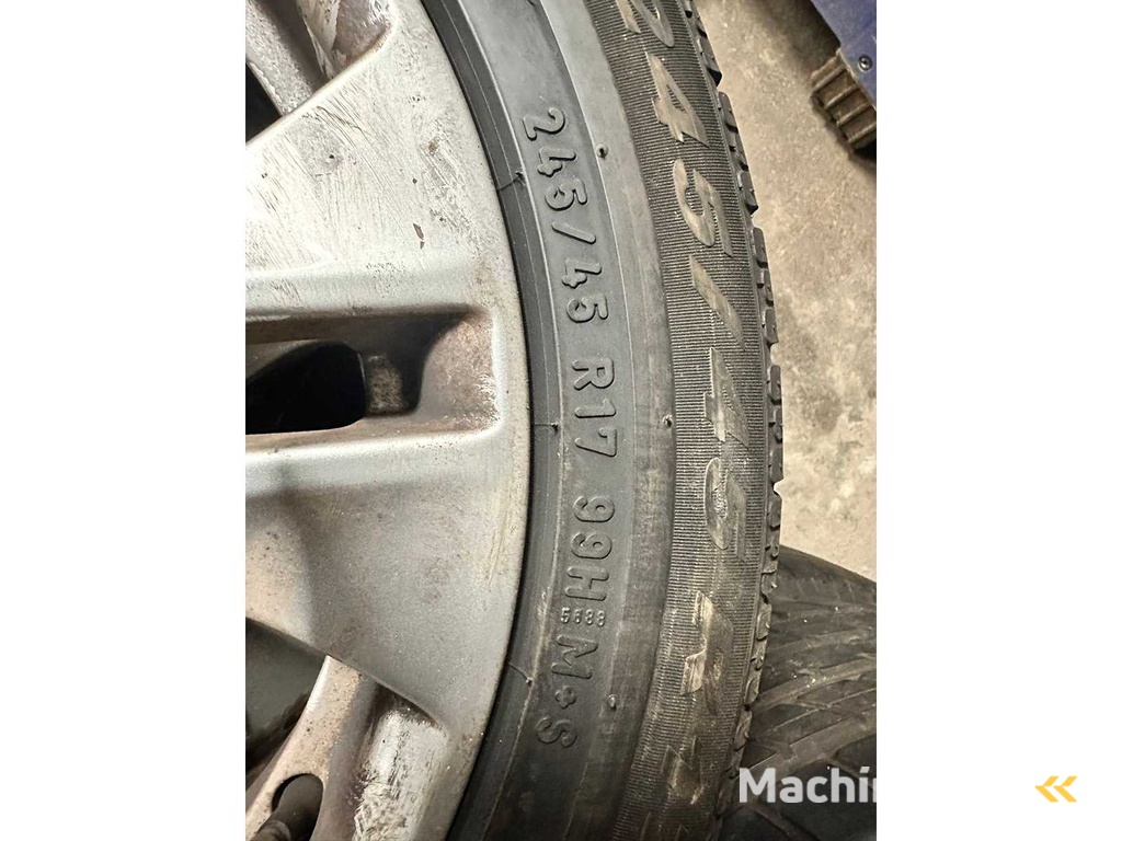 Mercedes - E klasse - 245/45r17 - Wielenset