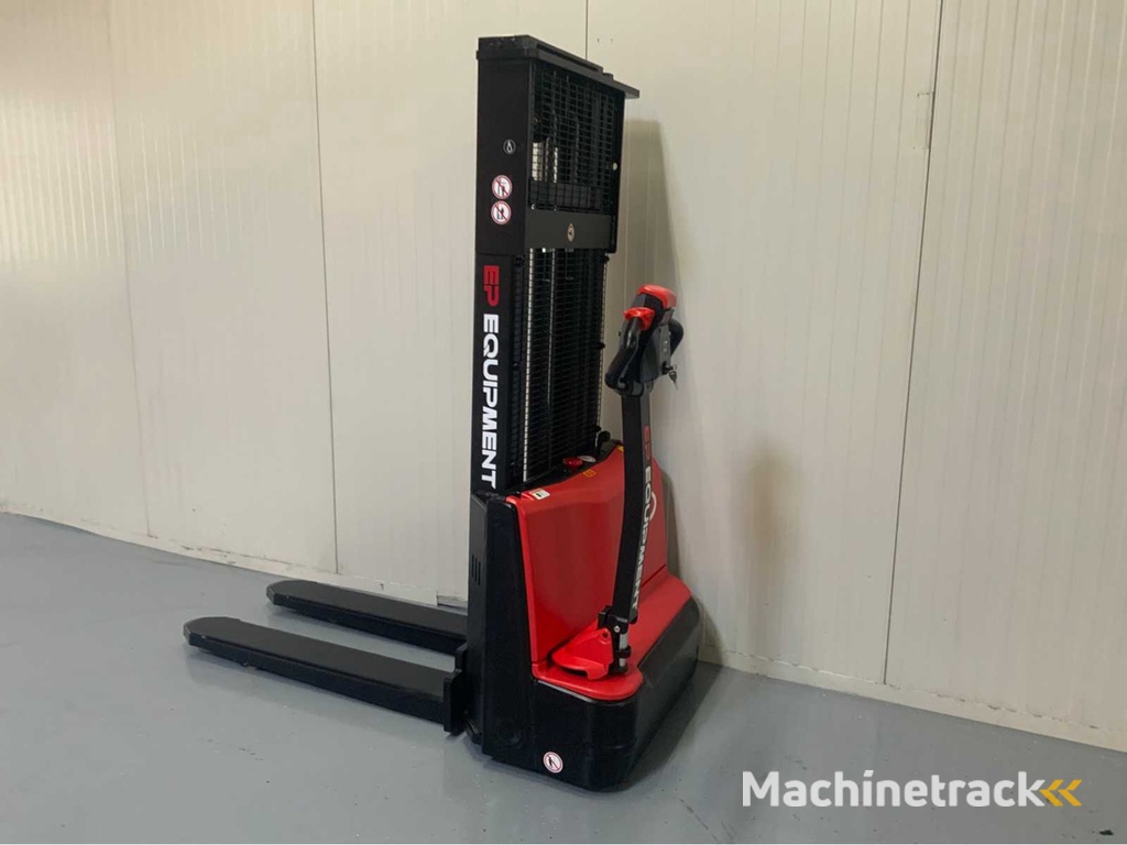 EP - EST 2,7 Meter Stapler 2025