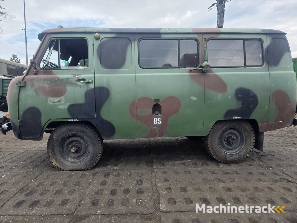 UAZ 452T-2 Geländewagen
