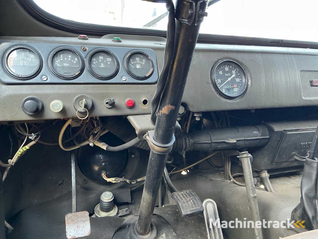 UAZ 452T-2 Geländewagen