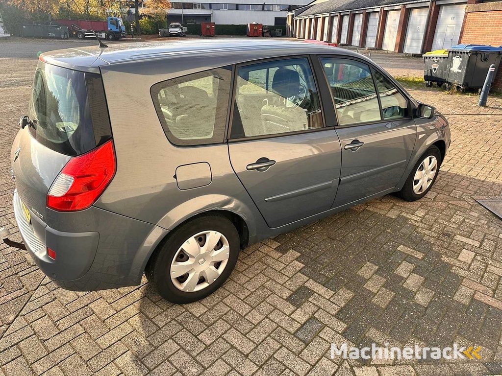 Renault - 2008 - Grand Scénic - 2.0-16V Business L. - 17-GVR-6