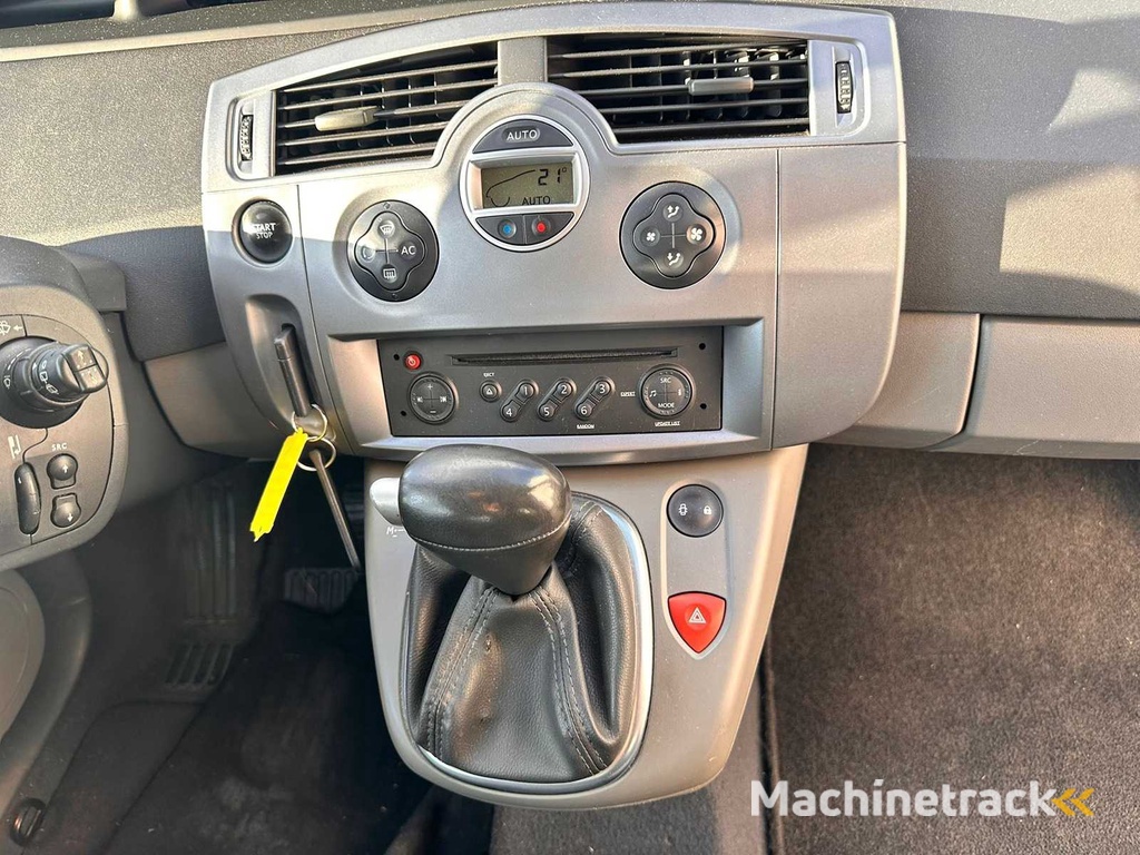 Renault - 2008 - Grand Scénic - 2.0-16V Business L. - 17-GVR-6