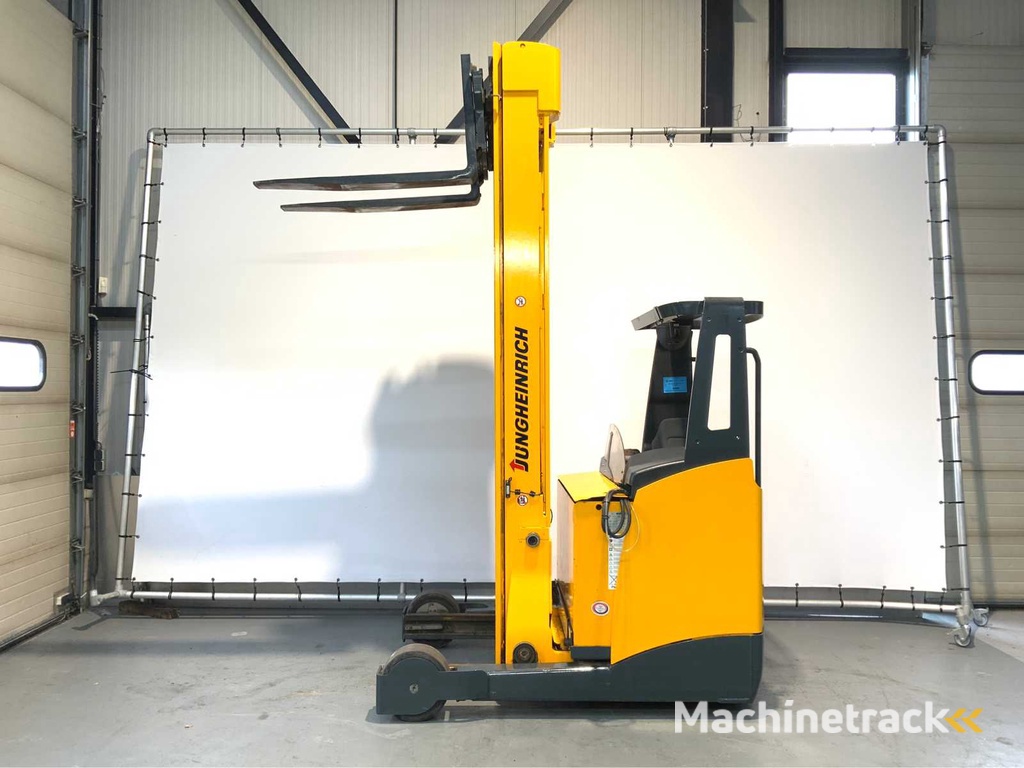 Jungheinrich ETV 325 Reach truck, triplex, free-lift
