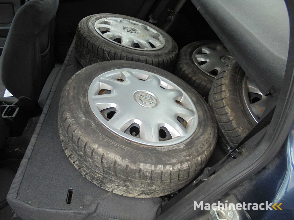 Opel - 2002 - Astra - 1.6-16V Edition - 75-JN-FD