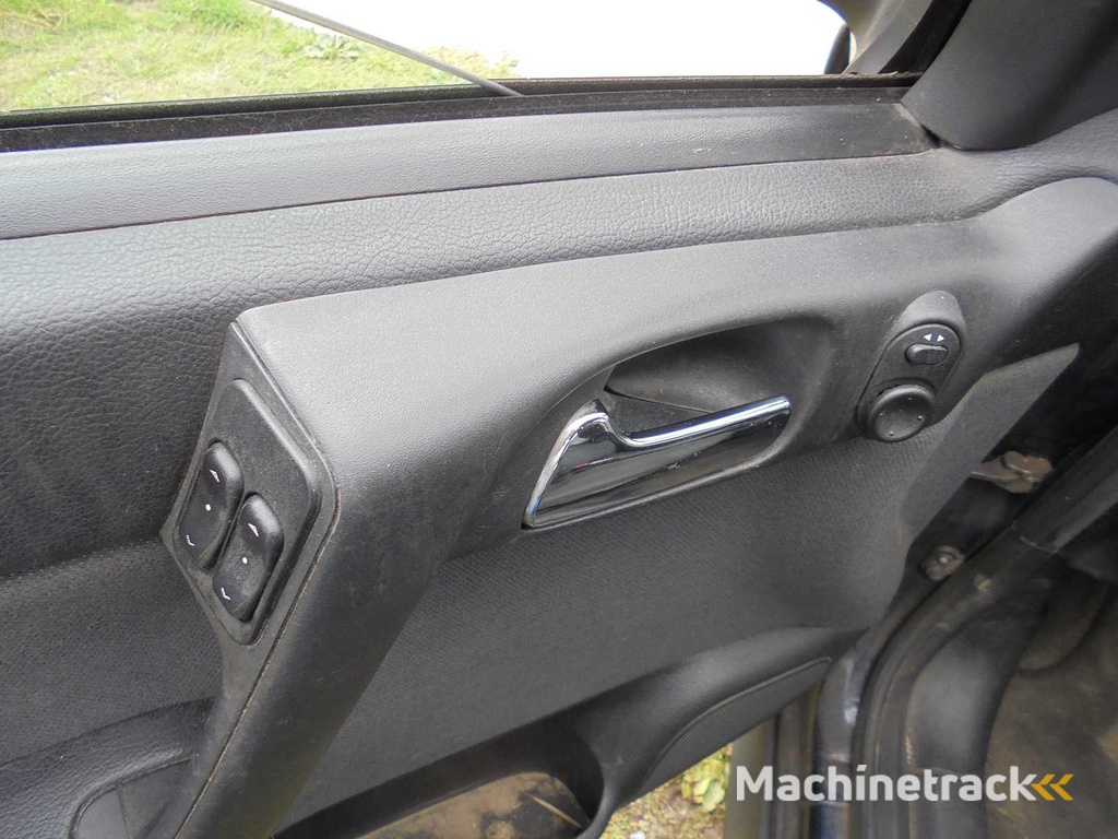 Opel - 2002 - Astra - 1.6-16V Edition - 75-JN-FD