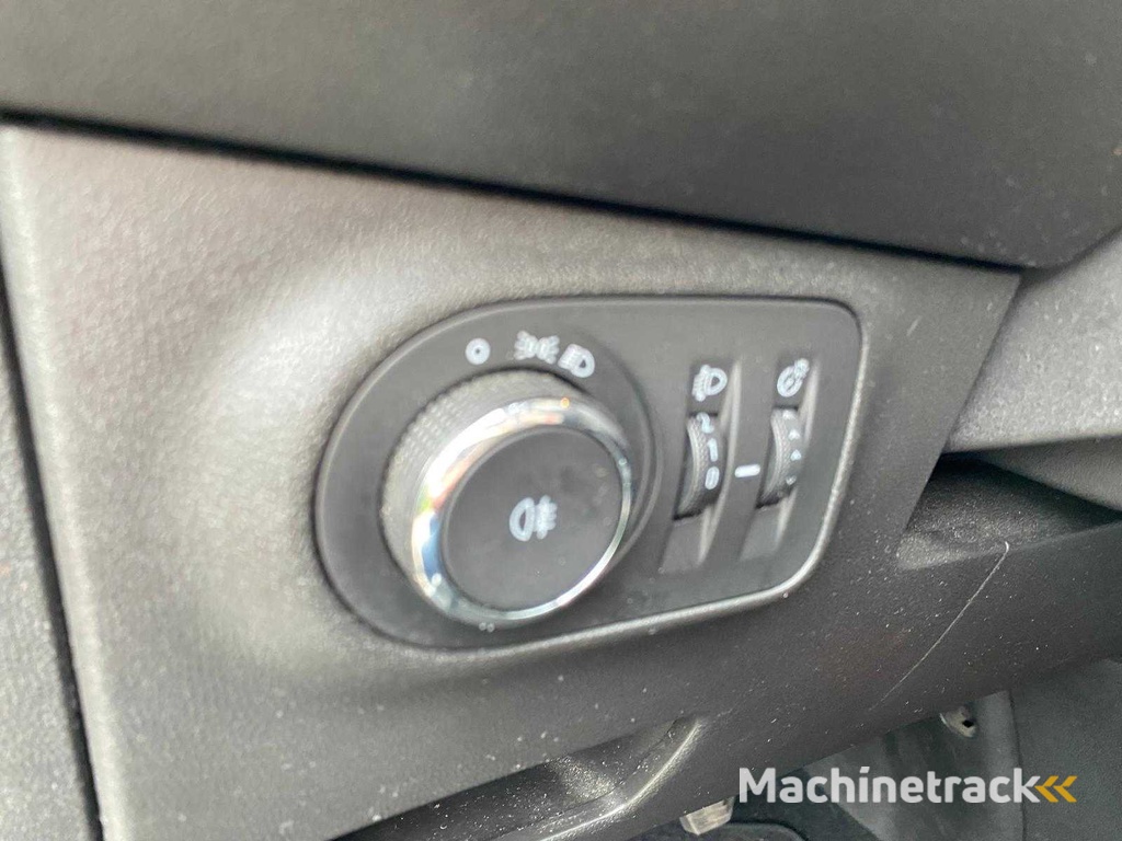 Opel - 2019 - Corsa - 1.0 Turbo Edition - XJ-690-Z