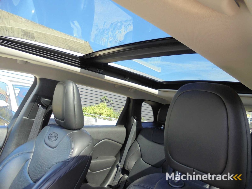 Jeep - 2016 - Cherokee - 2.2 Overland - NB-409-D