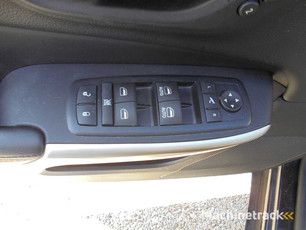 Jeep - 2016 - Cherokee - 2.2 Overland - NB-409-D