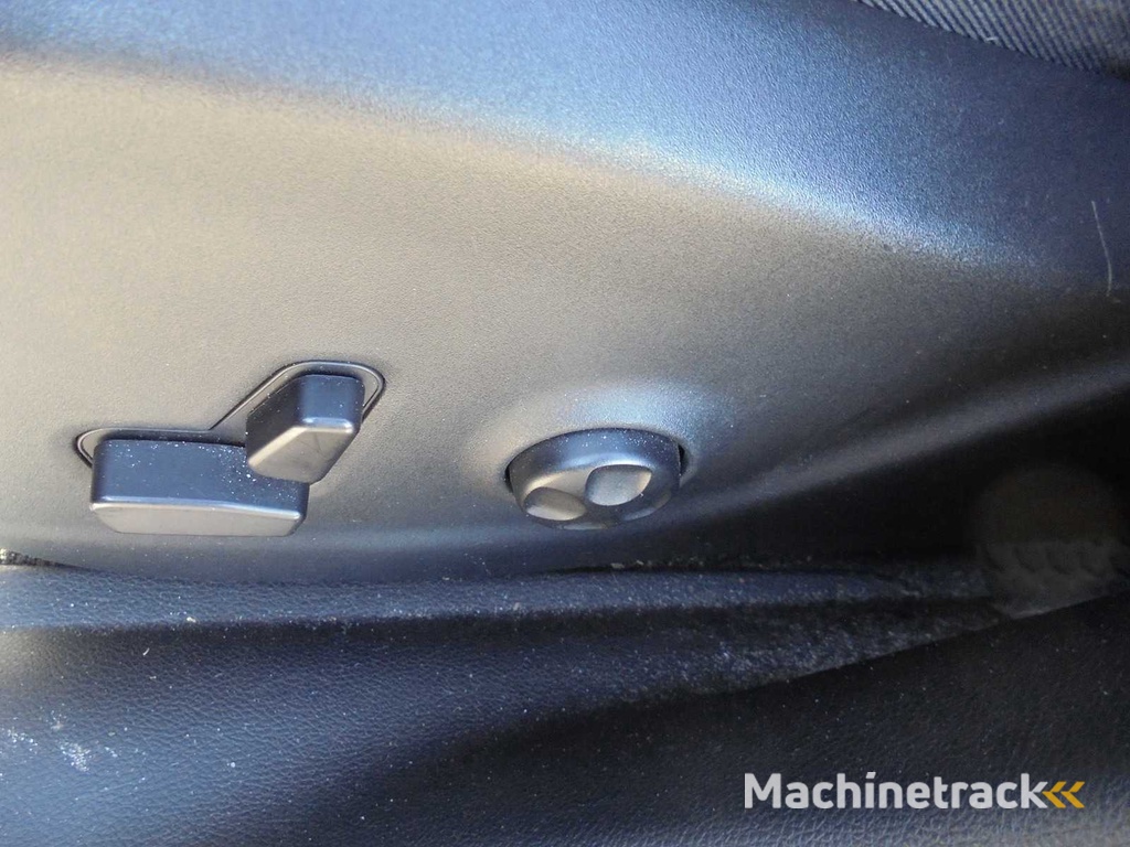 Jeep - 2016 - Cherokee - 2.2 Overland - NB-409-D