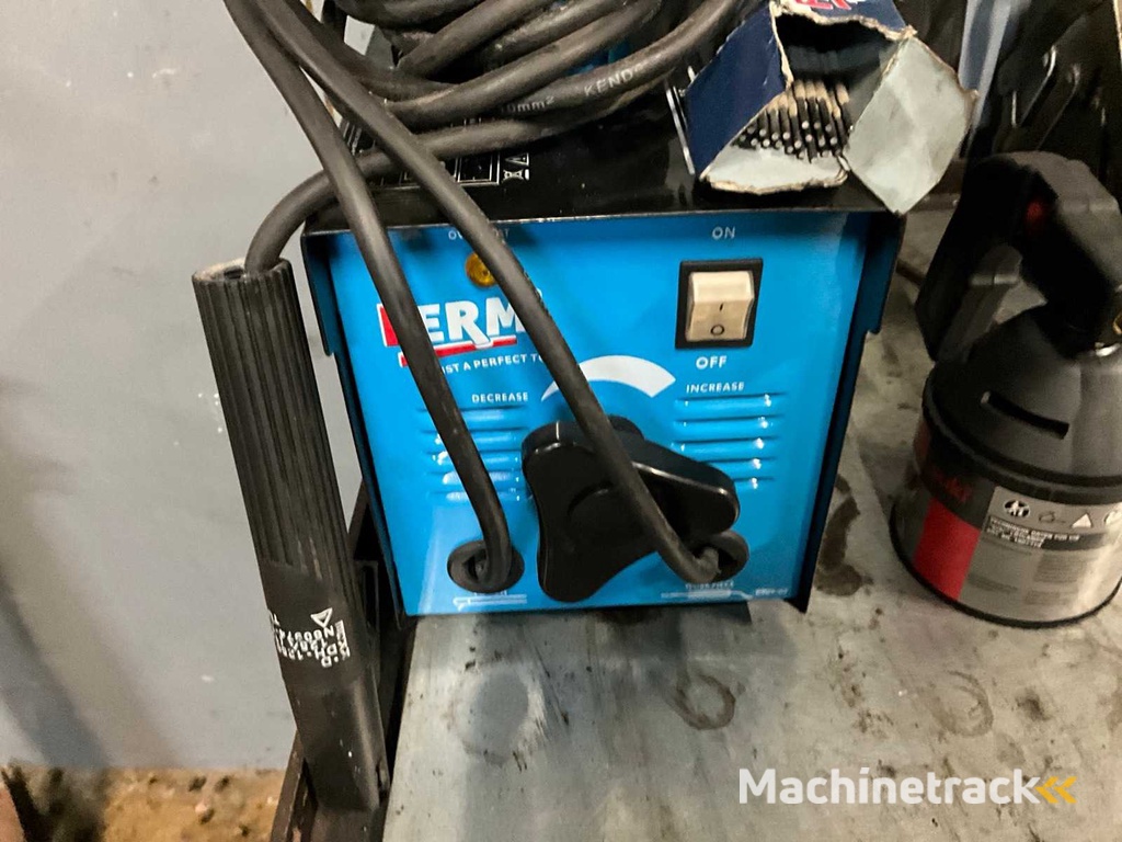 Werkbank & Werkzeuge