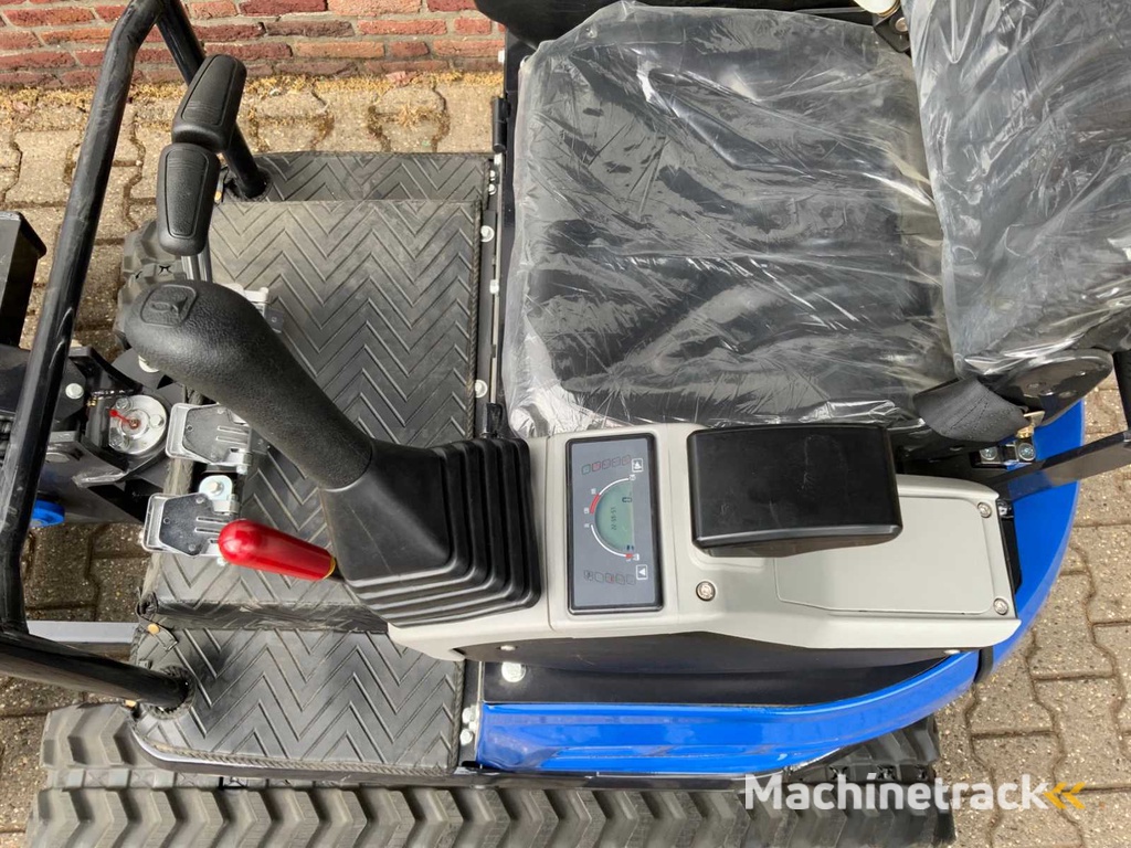 UF Equipment NM-18 Raupenbagger