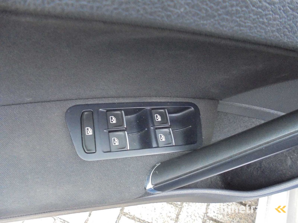 Volkswagen - 2013 - Golf - 1.4 TSI Highline - P-887-BX