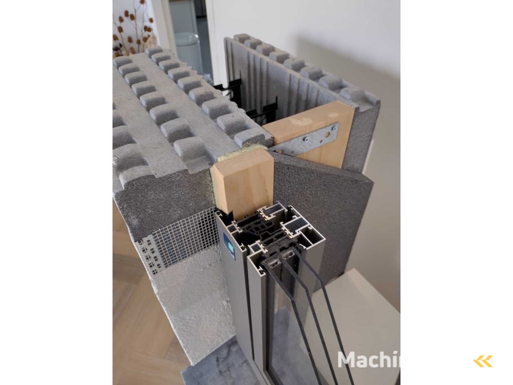 Polyform / EPS - Große Charge von isolierenden Schalungsbau-Wandelementen für den Passivbau