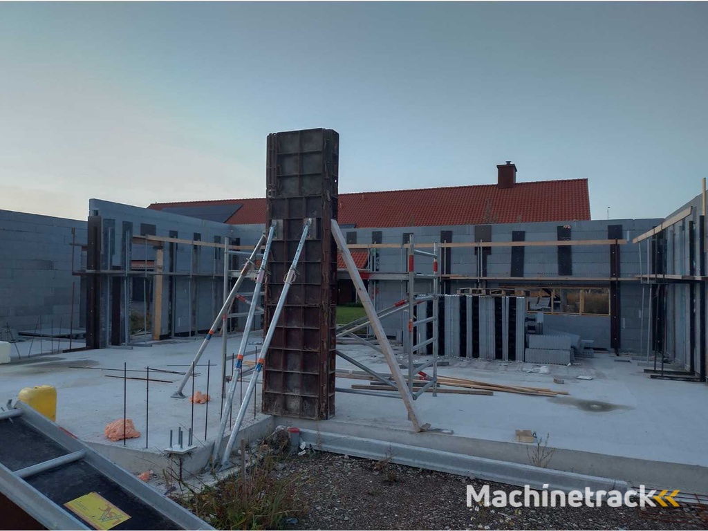 Polyform / EPS - Große Charge von isolierenden Schalungsbau-Wandelementen für den Passivbau