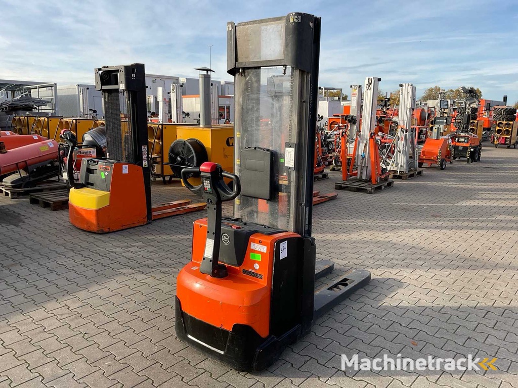 2012 BT SWE140 Elektrostapler