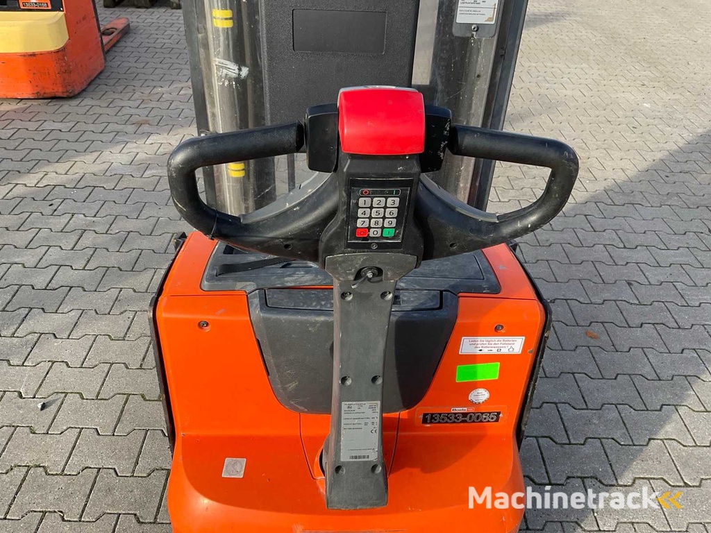 2012 BT SWE140 Elektrostapler