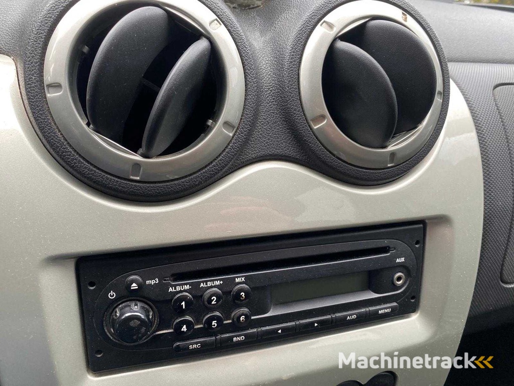 Dacia - 2011 - Logan MCV - 1,6 MPI Blackline - 22-SNL-8