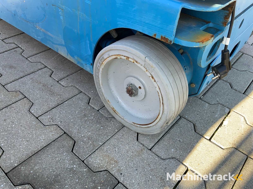 2011 Genie GRC-12 Hubarbeitsbühne / Personenaufzug