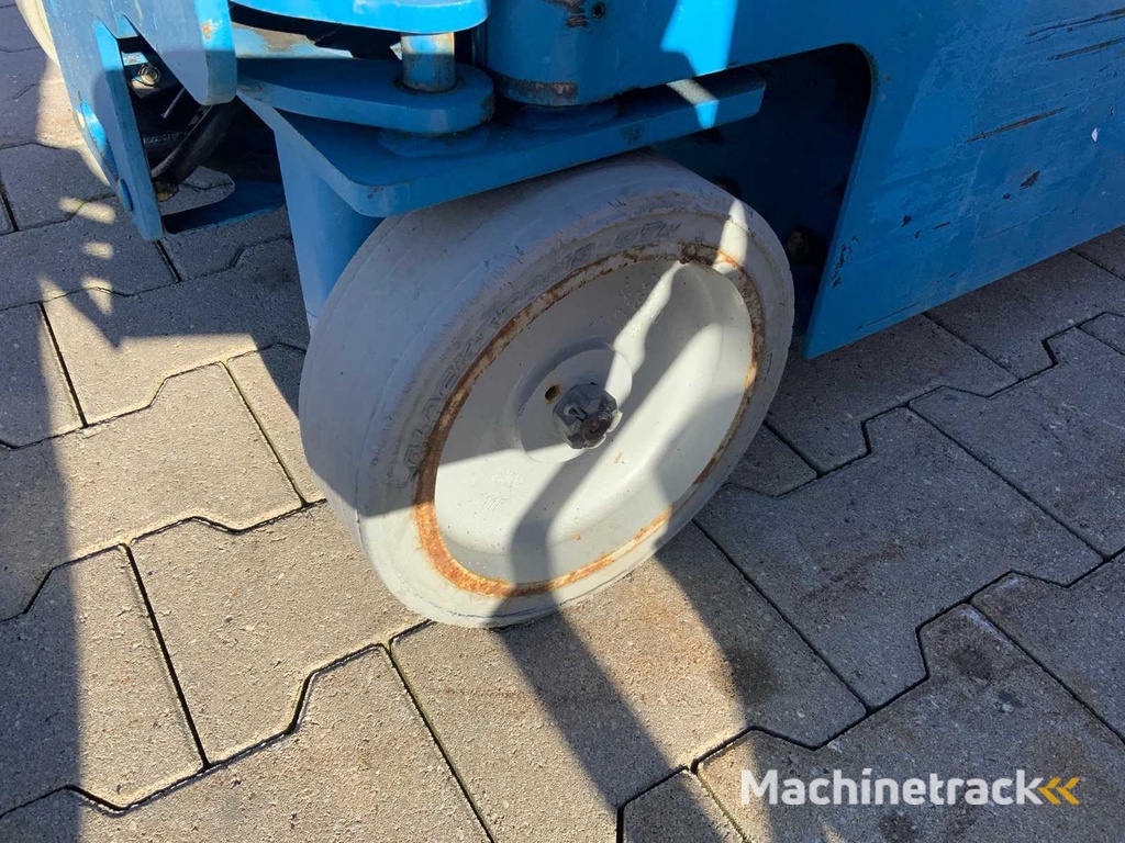 2011 Genie GRC-12 Hubarbeitsbühne / Personenaufzug